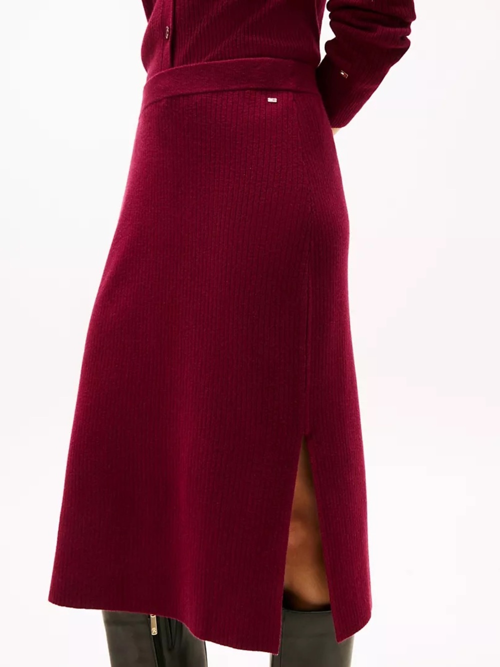 Tommy Hilfiger Women’s Ribbed Midi Skirt in Burgundy - Picture 3 of 14